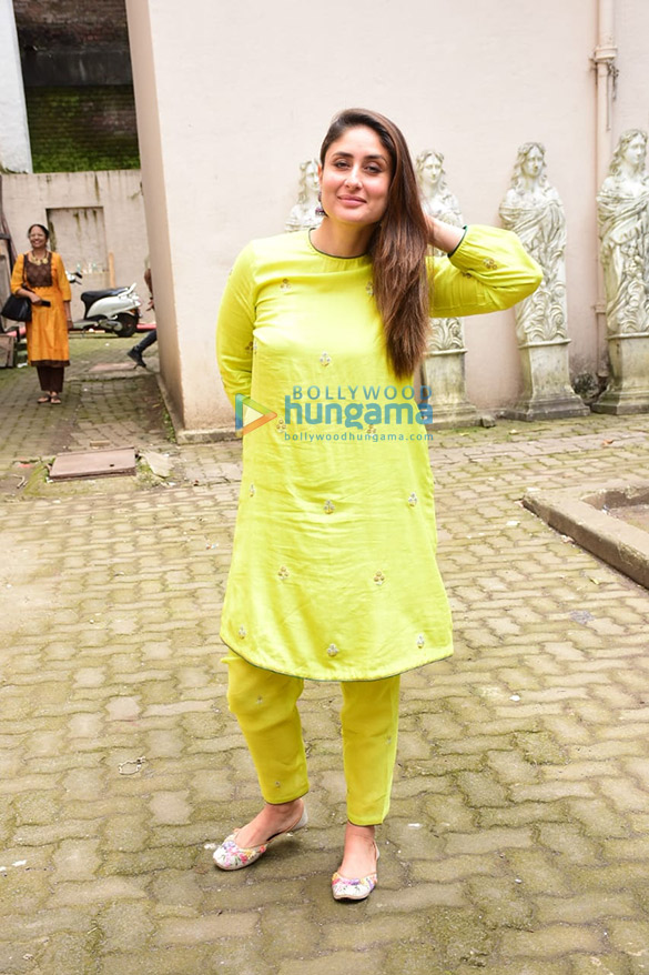 photos kareena kapoor khan spotted at mehboob studio in bandra 5