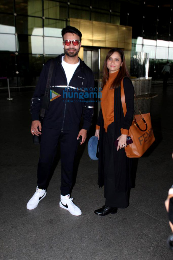 photos kiara advani sanjana sanghi and others snapped at the airport 1