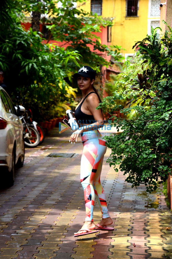 photos malaika arora spotted at diva yoga in bandra 2 13