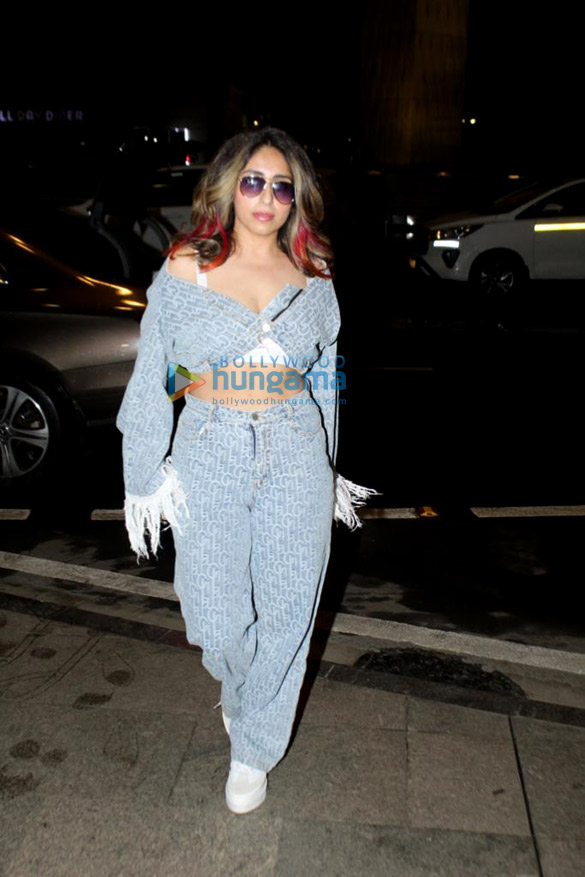 photos neha bhasin snapped at the airport 1