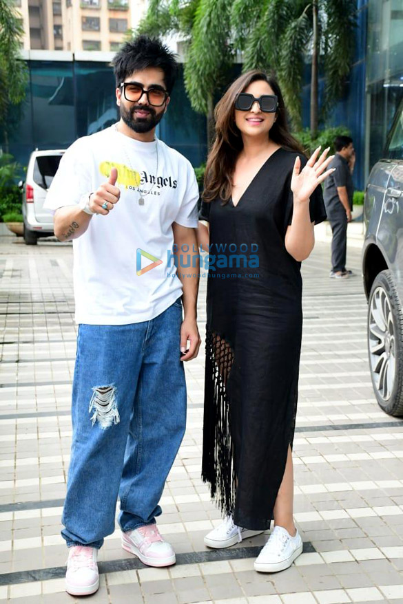 photos parineeti chopra and harrdy sandhu snapped in andheri 3