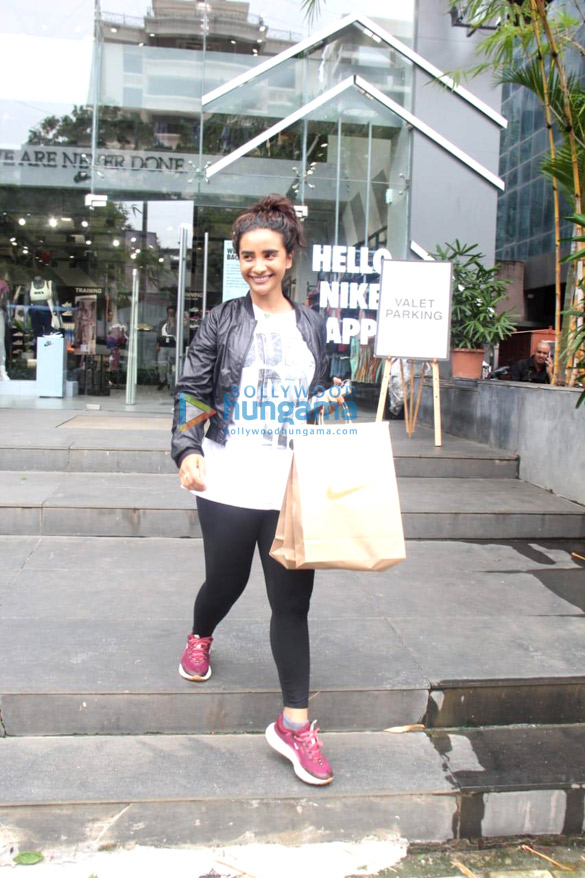 photos patralekha spotted in santacruz 2