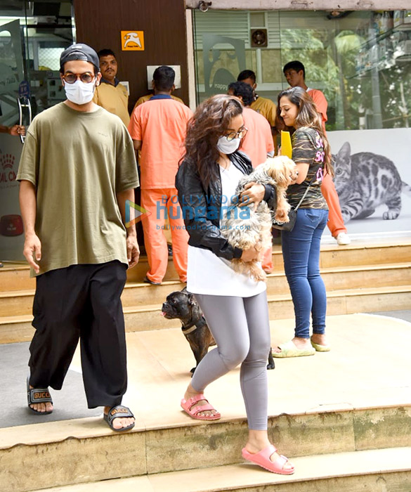 photos rajkummar rao and patralekha snapped together with their pet at a clinic in bandra 3