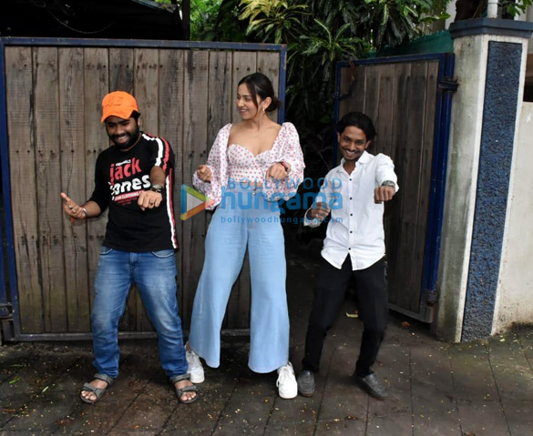 photos rakul preet singh snapped outside a dubbing studio in bandra 5