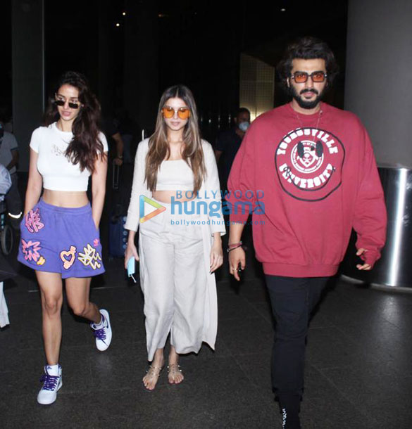 photos ranbir kapoor sanjay dutt and others snapped at the airport 6