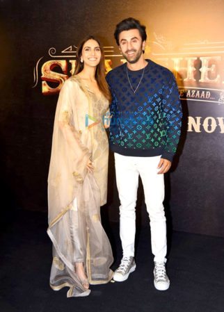 Photos: Ranbir Kapoor, Vaani Kapoor and Karan Malhotra spends time with fans on Shamshera release day
