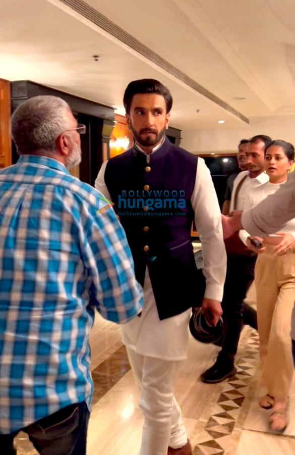 Photos: Ranveer Singh spotted in Bandra