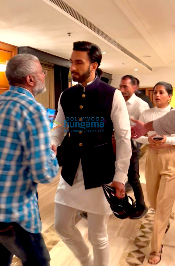 photos ranveer singh spotted in bandra 3 2