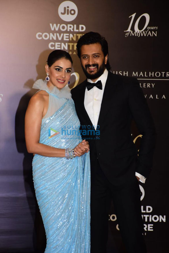 photos shabana azmi anup soni and other celebs grace the red carpet of manish malhotras mijwan couture show 10