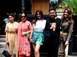 Photos: Shilpa Shetty, Shamita Shetty, Akanksha Malhotra and Rajiv Adatia snapped in Bandra