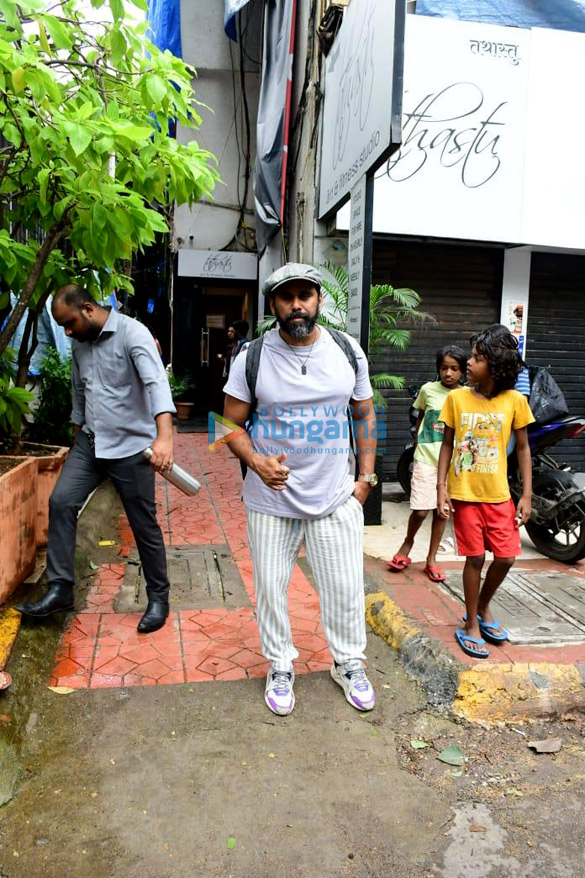 photos shraddha kapoor luv ranjan and bosco martis snapped in juhu 4