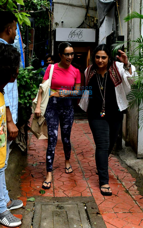 photos shraddha kapoor luv ranjan and bosco martis snapped in juhu 5