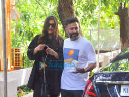 Photos: Sonam Kapoor Ahuja and her husband Anand Ahuja snapped in Bandra