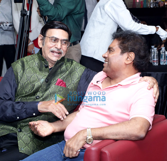 photos sonu nigam sachin pilgaonkar and others snapped at sudesh bhosa 6