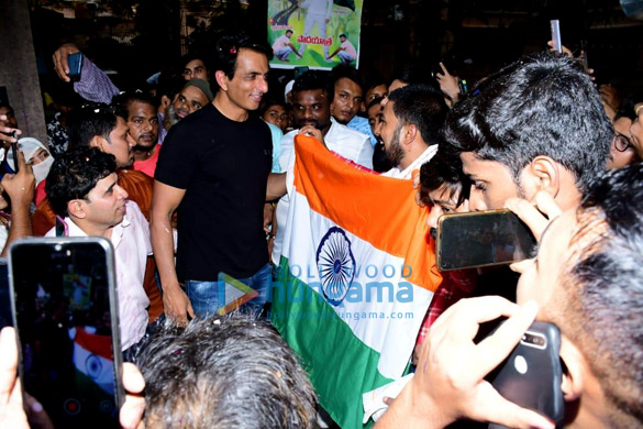 photos sonu sood celebrates his birthday with fans and media 2