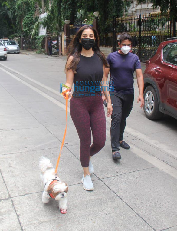 Photos: Sophie Choudry spotted in Bandra