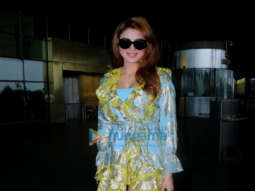 Photos: Urvashi Rautela, Elli AvrRam and others snapped at the airport