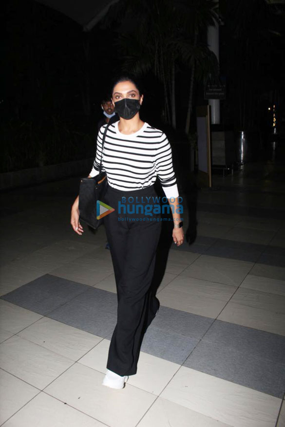 photos urvashi rautela kichcha sudeepa and others snapped at the airport 77 3