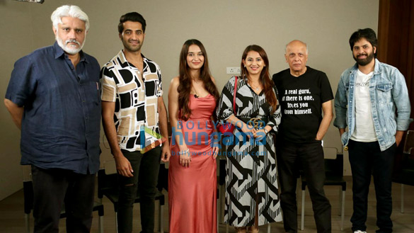 Photos: Vikram Bhatt, Akshay Oberoi, Karishma Rattanshi & Puneet Dixit promote Judaa Hoke Bhi… Photos: Vikram Bhatt, Akshay Oberoi, Karishma Rattanshi & Puneet Dixit promote Judaa Hoke Bhi…