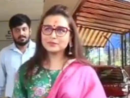 Rani Mukerji poses with fan in green salwar