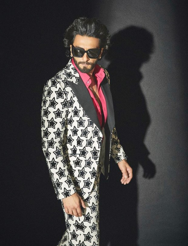 Ranveer Singh nails print-on-print trend with funky Gucci star printed suit for Koffee with Karan 7 Ranveer Singh nails print-on-print trend with funky Gucci star printed suit for Koffee with Karan 7