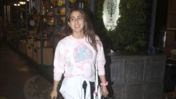 Sara Ali Khan gets papped with brother Ibrahim & mom Amruta at the airport