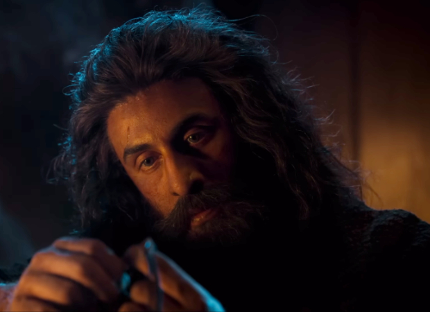 Shamshera title track starring Ranbir Kapoor in double role delivers powerful valour of father and son, watch video Shamshera title track starring Ranbir Kapoor in double role delivers powerful valour of father and son, watch video