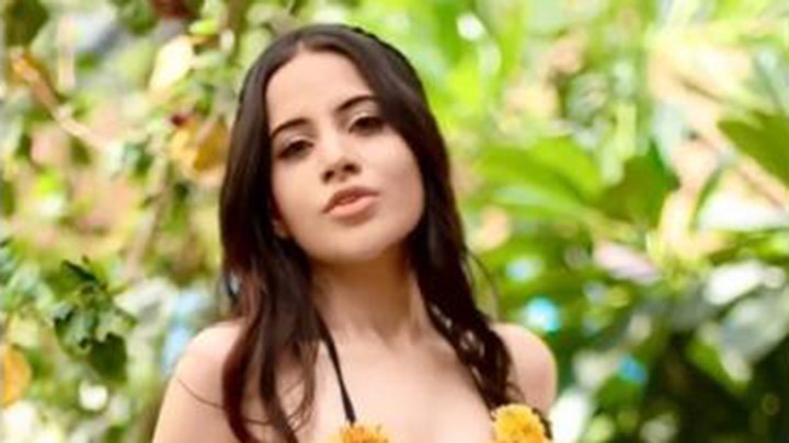 Urfi Javed Looks Super Sexy In Floral Bikini Bollywood Hungama