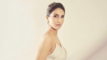 Vaani Kapoor in a white saree is a deadly combination