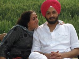 Bobby Deol shares a rare photo with mother Prakash Kaur and fans can’t get stop gushing about how adorable it is!