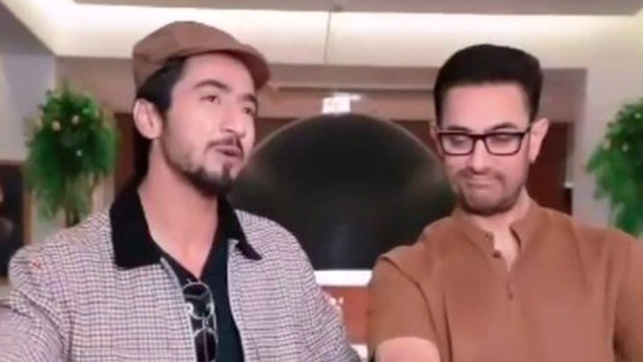 Aamir Khan and Faisu recreate Andaz Apna Apna scene