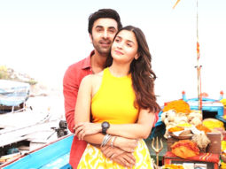 Alia Bhatt sings Kesariya, while husband Ranbir Kapoor watches her adorably