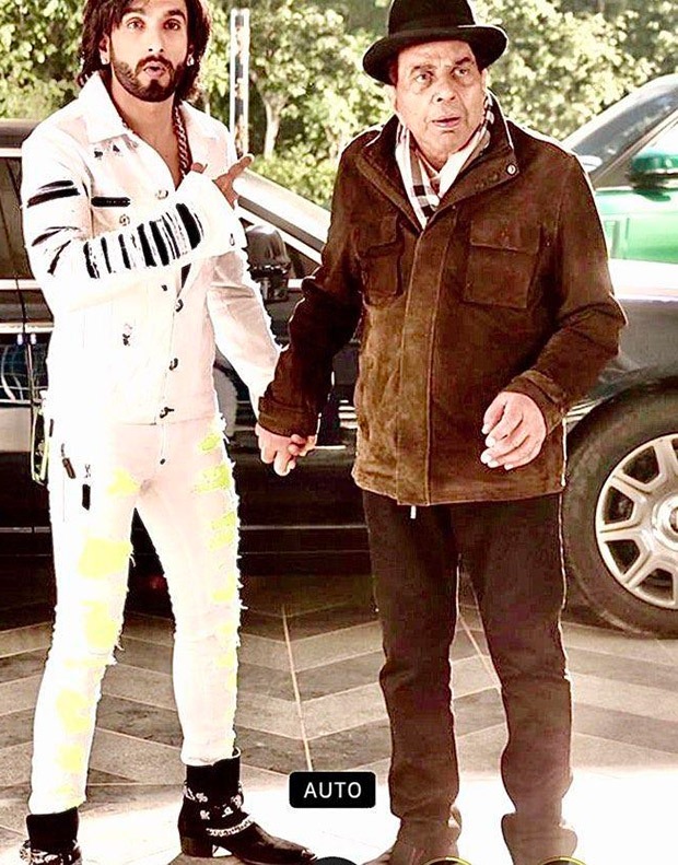 Dharmendra shares a candid photo with Rocky Aur Rani Ki Prem Kahani co-star Ranveer Singh, see photo 