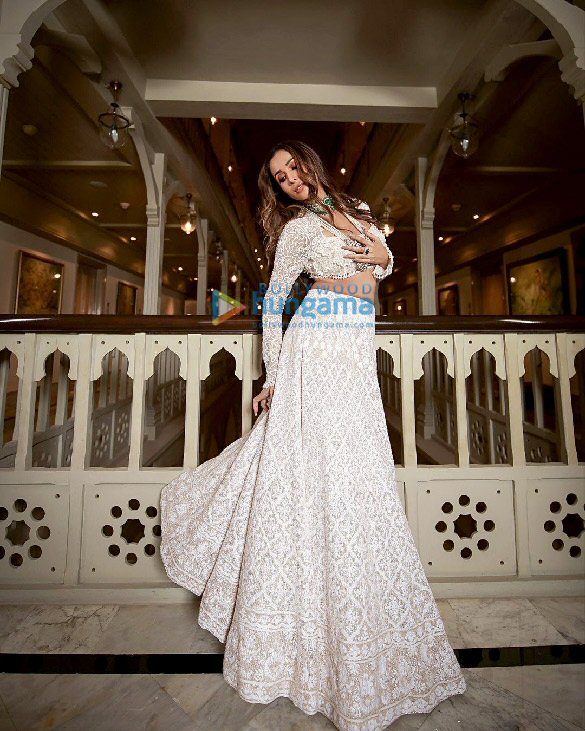 malaika arora 4 76