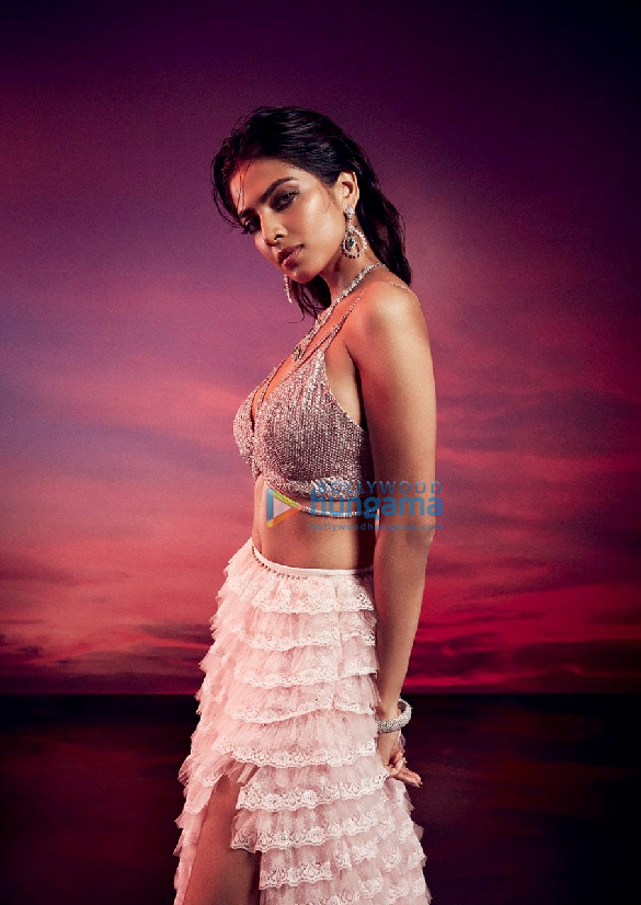 malavika mohanan 4 8