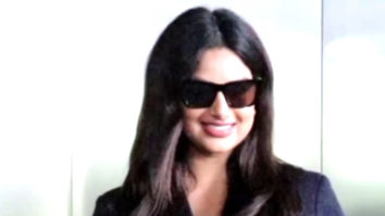 Miss Universe Harnaaz Sandhu poses for paps