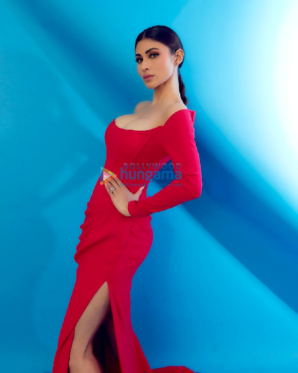 mouni roy 8 5