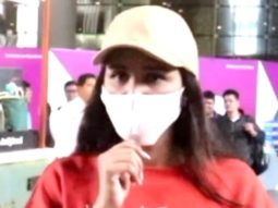 Parineeti Chopra chit chats with paps at the airport