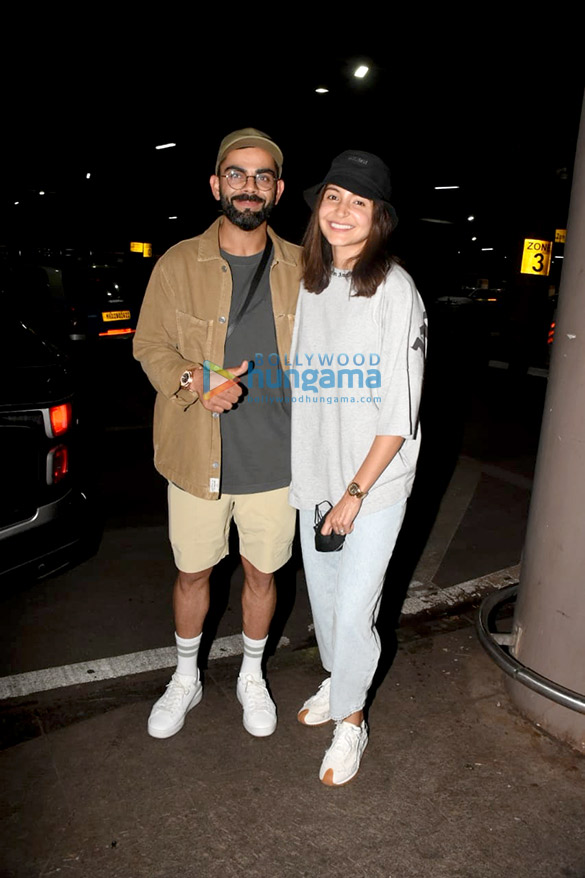 photos akshay kumar sidharth malhotra kiara advani and others snapped at the airport 3