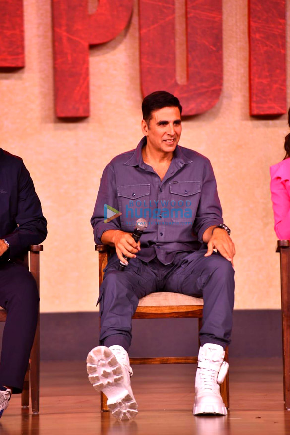 photos akshay kumar and team snapped at cuttputlli trailer launch in mumbai 5 2