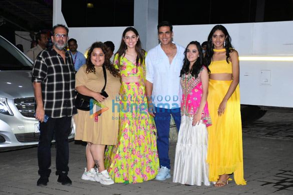 photos akshay kumar and the raksha bandhan team snapped at kalina airport 3