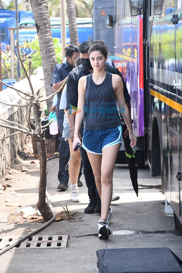 photos ananya panday snapped on location of a shoot 4