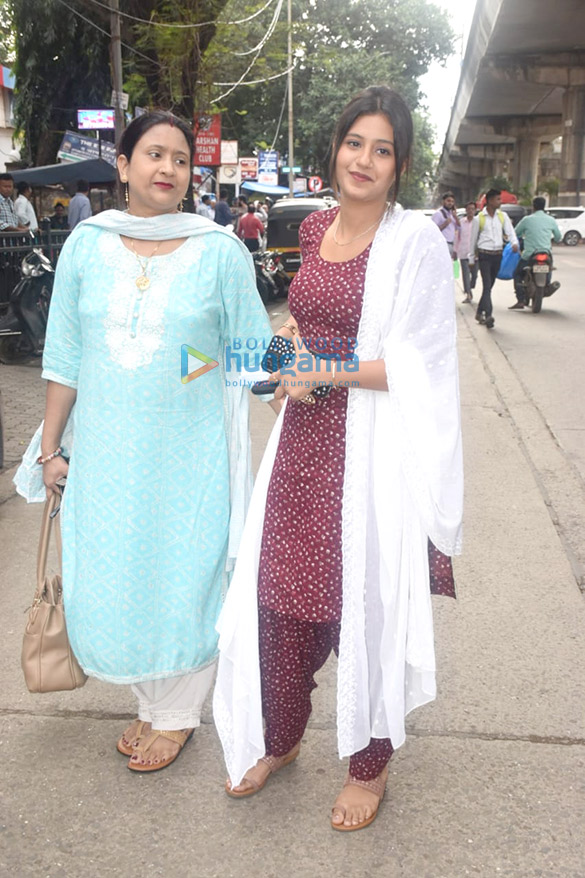 photos anjali arora snapped with her mom at a gurudwara 4