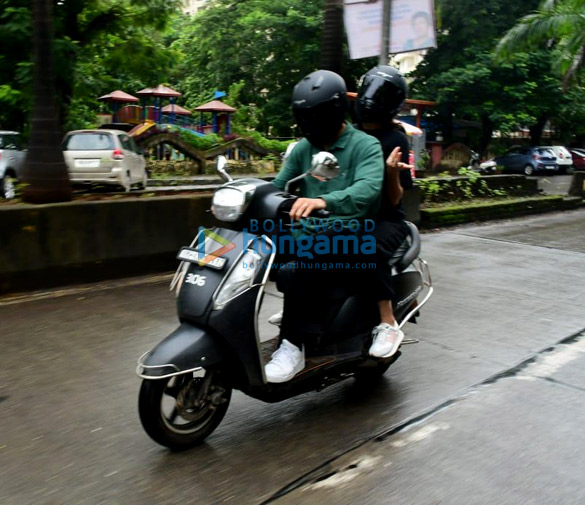 photos anushka sharma and virat kohli snapped at on a bike ride 3