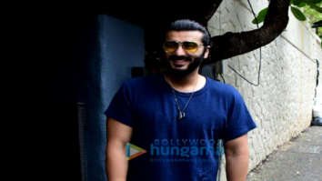 Photos: Arjun Kapoor spotted at a salon in Khar