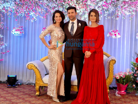 photos celebs attend the wedding reception of payal rohatgi and sangram singh 4 3