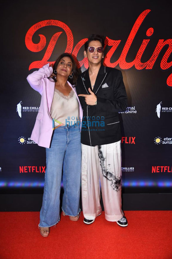 photos celebs grace the premiere of darlings 4