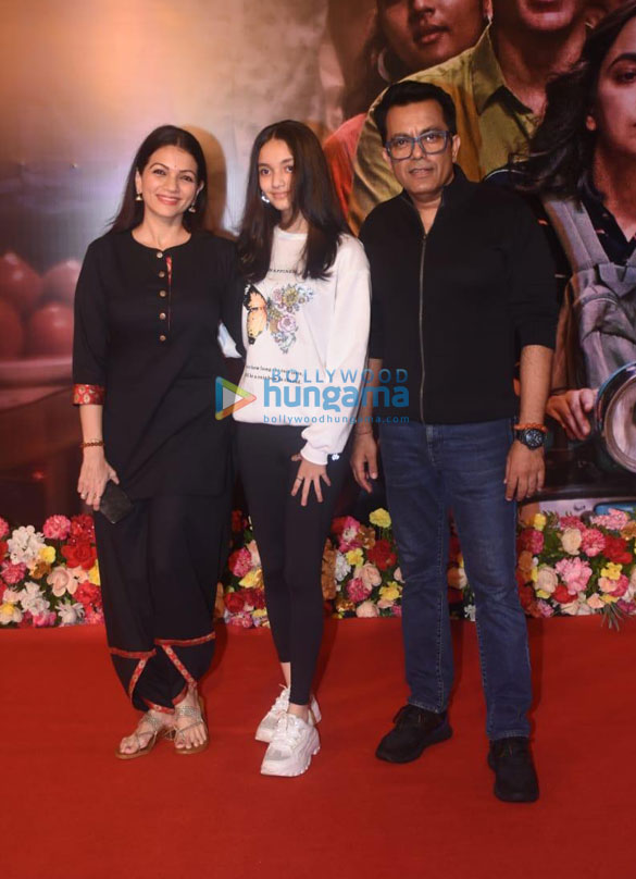 photos celebs grace the premiere of raksha bandhan 8
