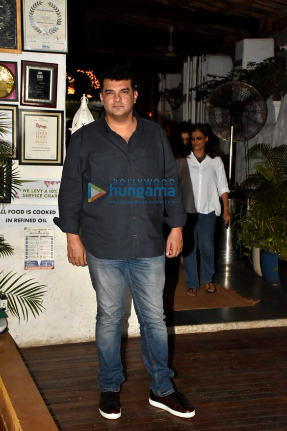 photos celebs grace the wrap up party of the film bas karo aunty at olive 2