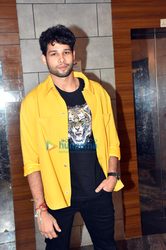 photos celebs grace the wrap up party of the film kho gaye hum kahan in bandra1 1